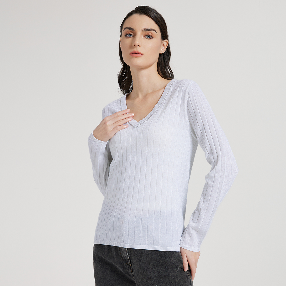 2025 Women's wool and silk V-neck sweater BC1018