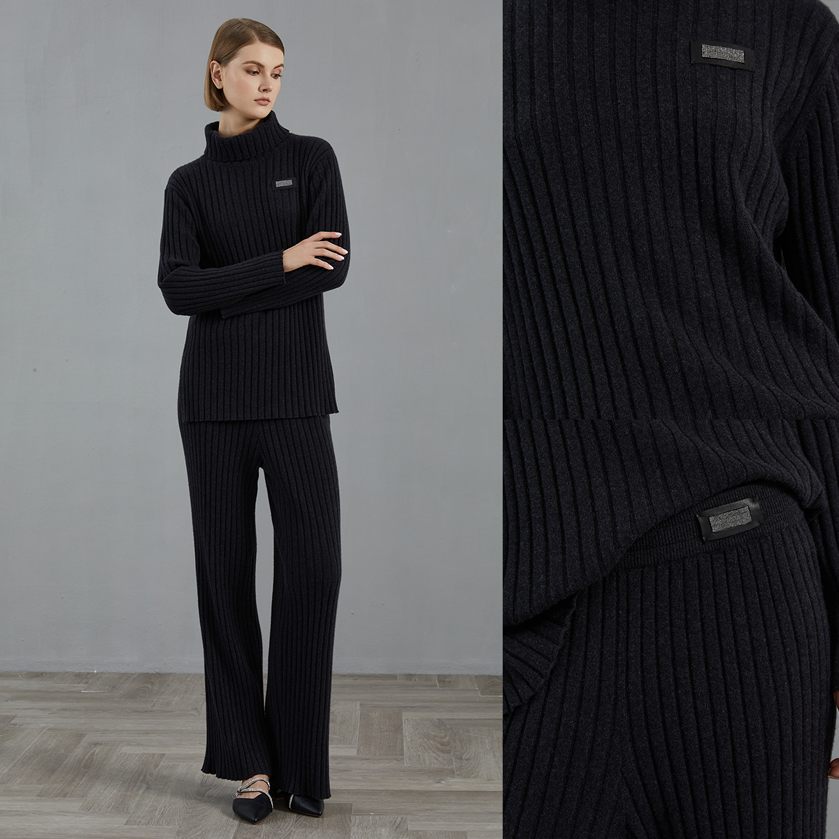 Elegant Woolen Set with Tailored Top and Slim Pants